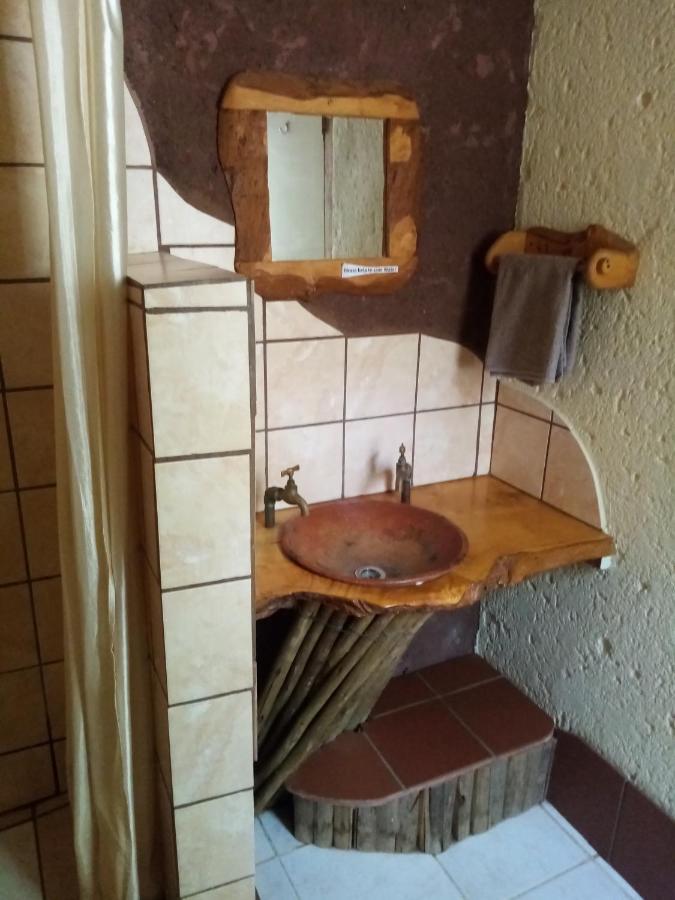 Hotel Bushwhacked Barberton Extérieur photo